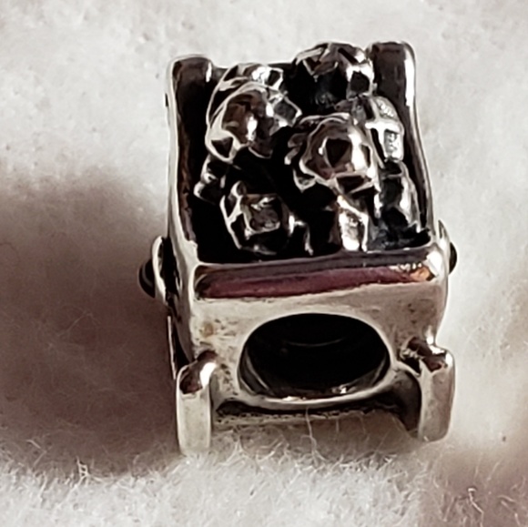 Santa's Sleigh Garnet Charm!! - Picture 5 of 5